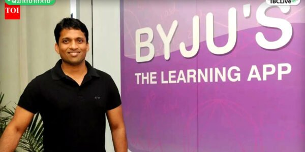BYJU'S സ്ഥാപകൻ ബൈജു രവീന്ദ്രൻ മാധ്യമങ്ങളോട് സംസാരിക്കുന്നു