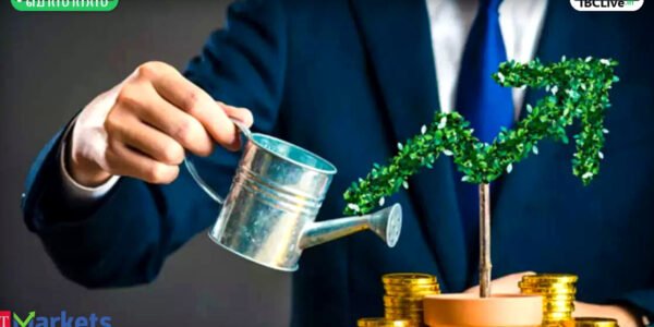 SME-focused AIF ഫണ്ടിന്റെ പ്രഖ്യാപനം നടത്തുന്ന ഹിമാലയ വെൽത്ത് മാനേജേഴ്സ് പ്രതിനിധിയുടെ ചിത്രം