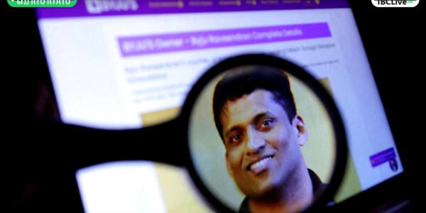ഒരു ഫയൽ ചിത്രത്തിൽ ബൈജൂസ് സ്ഥാപകൻ ബൈജു രവീന്ദ്രൻ മൈക്കിലൂടെ സംസാരിക്കുന്നു.