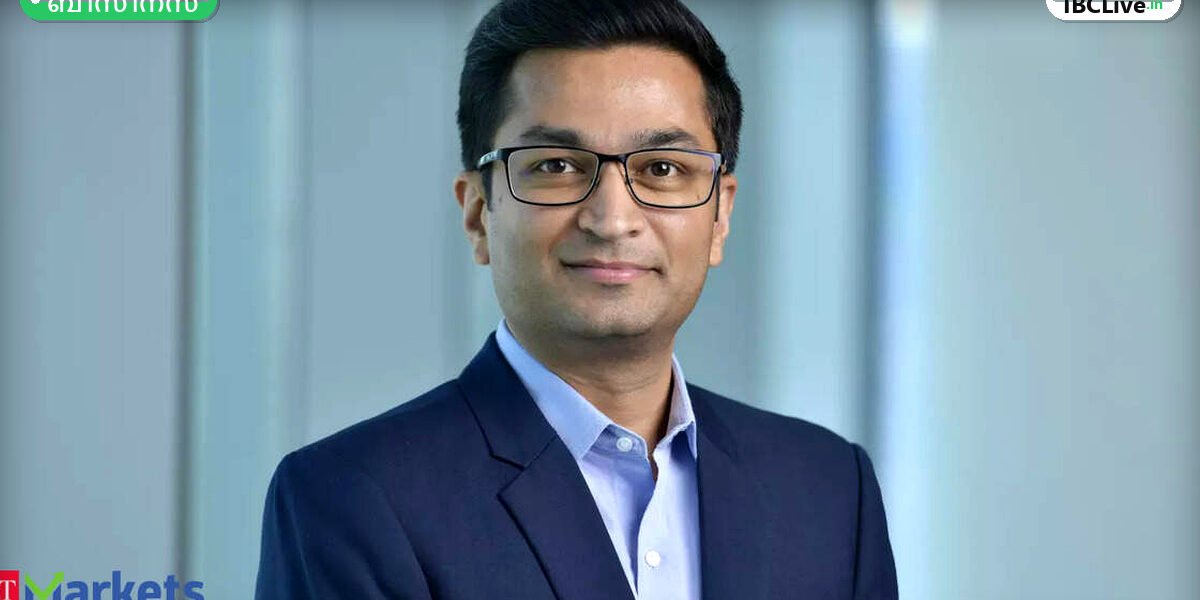 ഷെയർ മാർക്കറ്റ് ഗ്രാഫ് താഴേക്ക് പോകുന്ന ചിത്രം