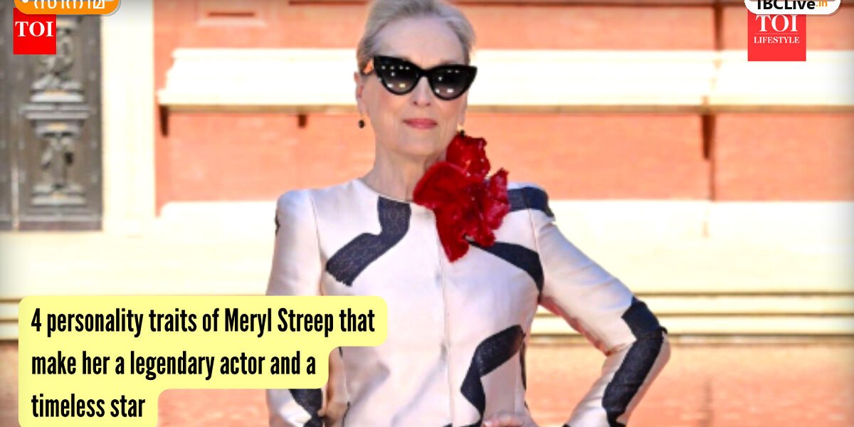 Meryl Streep ചിരിച്ചുകൊണ്ട് പോസ് ചെയ്യുന്നു