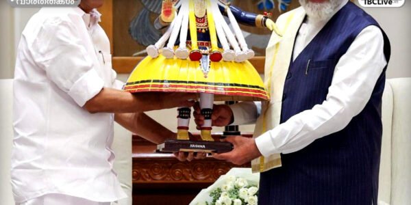 കേരള മുഖ്യമന്ത്രി വി.ഡി. സതീശൻ പ്രധാനമന്ത്രി നരേന്ദ്ര മോദിയുമായി ഡൽഹിയിൽ കൂടിക്കാഴ്ച നടത്തുന്നു.
