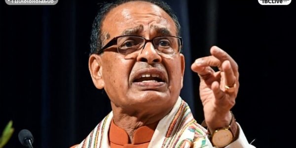 കേന്ദ്രമന്ത്രി ശിവരാജ് സിംഗ് ചൗഹാൻ ഡൽഹിയിൽ ഒരു പുസ്തകം പ്രകാശനം ചെയ്യുന്നു.