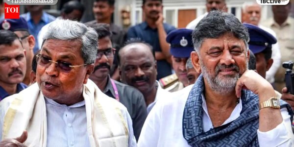 കർണാടക മുഖ്യമന്ത്രി സിദ്ധരാമയ്യ മാധ്യമങ്ങളോട് സംസാരിക്കുന്നു