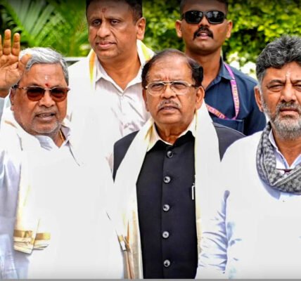യുവനേതാക്കൾ ചർച്ച ചെയ്യുന്ന ചിത്രം