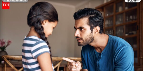 ഒരു അമ്മ കുട്ടിയോട് സംസാരിക്കുന്നു