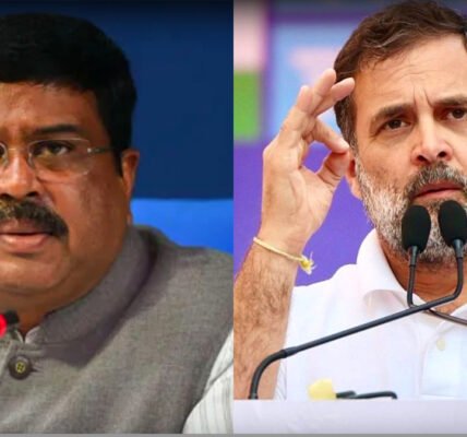 നീറ്റ് യുജി പരീക്ഷാ കേന്ദ്രത്തിന്റെ പുറത്ത് കാത്തുനിൽക്കുന്ന വിദ്യാർത്ഥികളുടെയും രക്ഷിതാക്കളുടെയും ചിത്രം