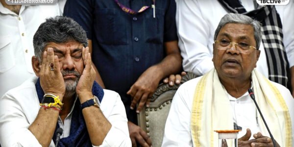 ബെംഗളൂരുവിലെ പത്രസമ്മേളനത്തിൽ സിദ്ധരാമയ്യയും ഡി.കെ. ശിവകുമാറും.
