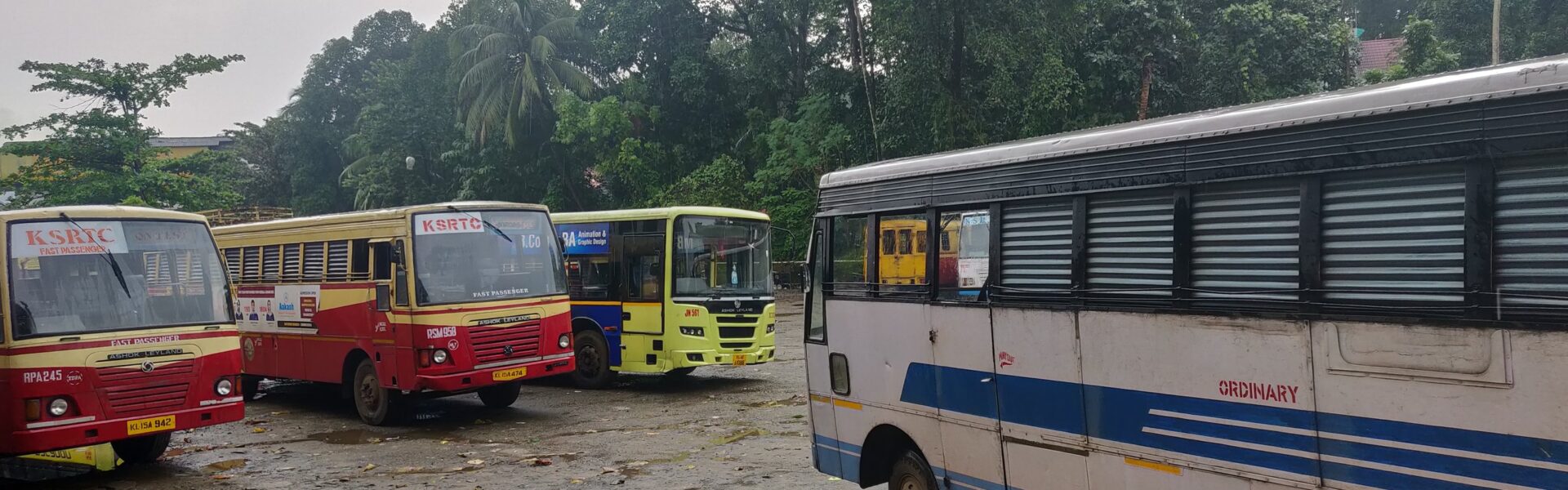കെഎസ്ആർടിസി ബസുകൾ