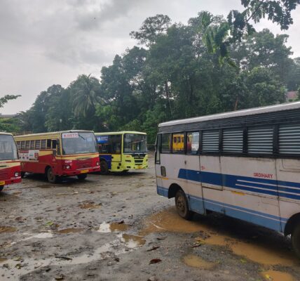 കെഎസ്ആർടിസി ബസുകൾ