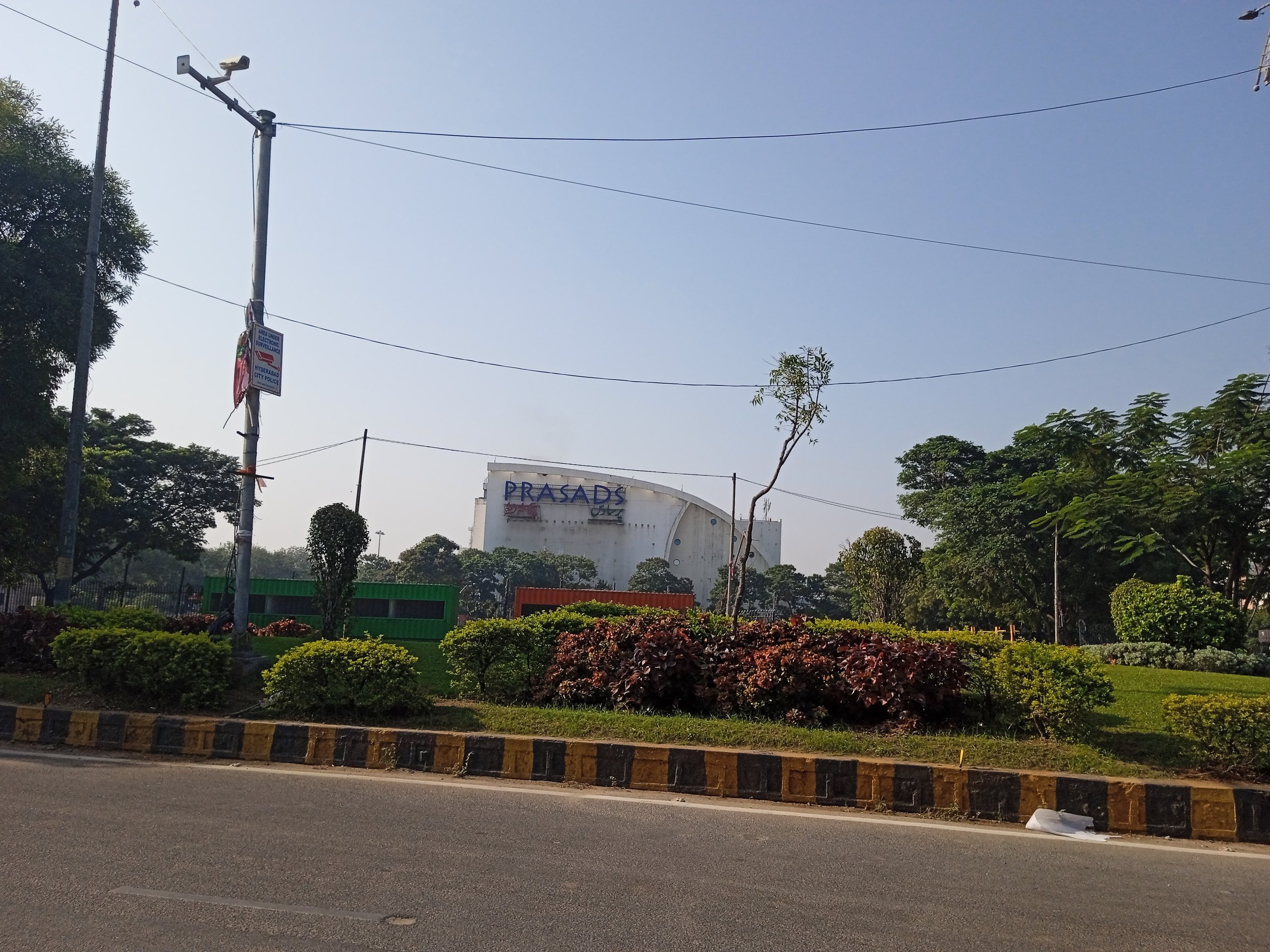 ഒരു മൾട്ടിപ്ലെക്സ് തിയറ്റർ